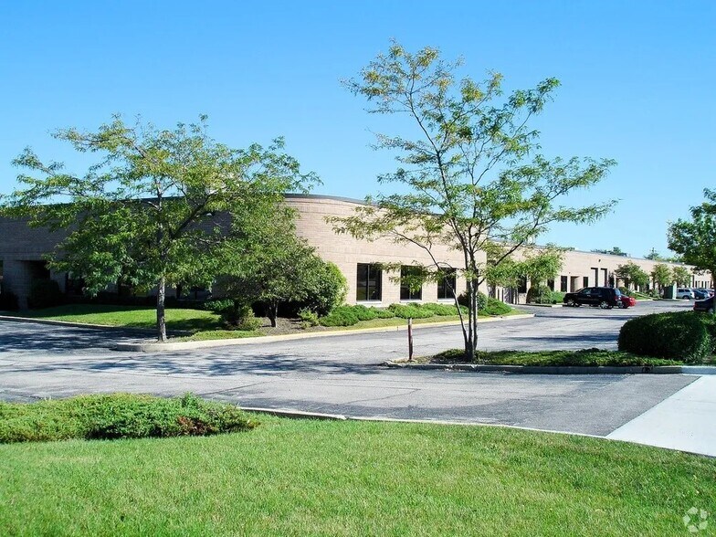 2000 Bloomingdale Rd, Glendale Heights, IL à louer - Photo principale – Image 2 sur 8