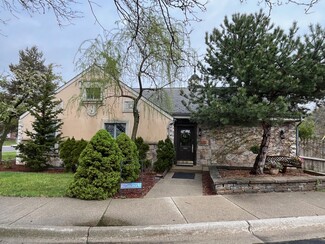 Plus de détails pour 912 Coolidge Rd, East Lansing, MI - Bureau à vendre