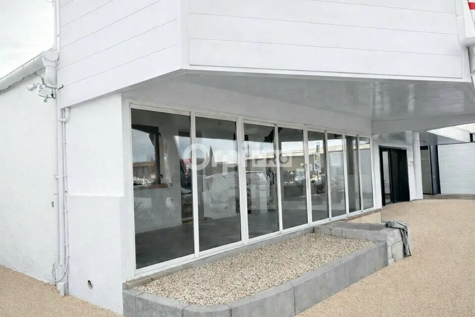 Local commercial dans Orange à louer Photo de l’immeuble– Image 1 sur 13
