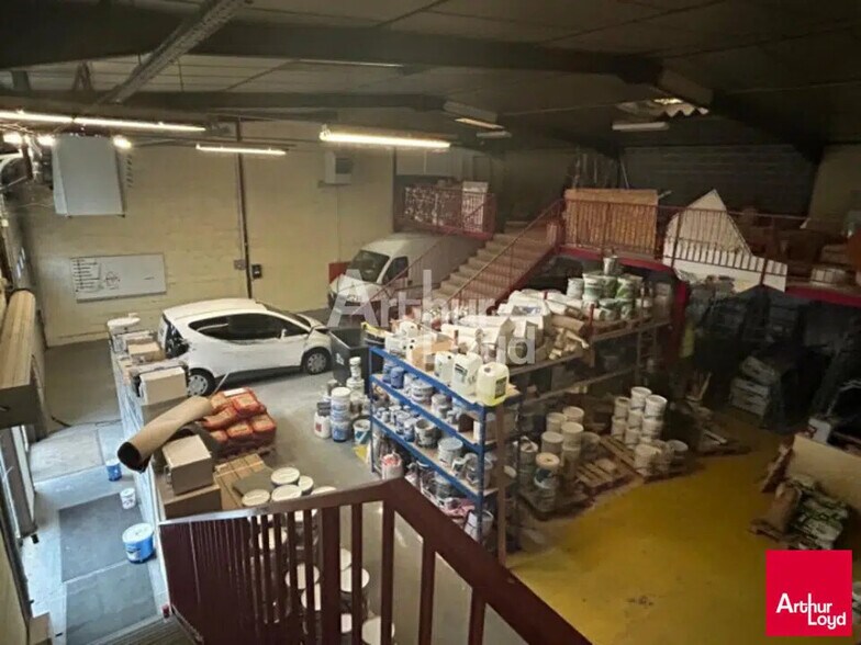 Local d’activités dans Vineuil à louer - Photo de l’immeuble – Image 1 sur 2