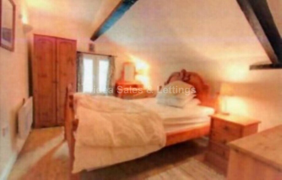 160 Church St, Whitby à vendre - Photo de l’immeuble – Image 2 sur 9