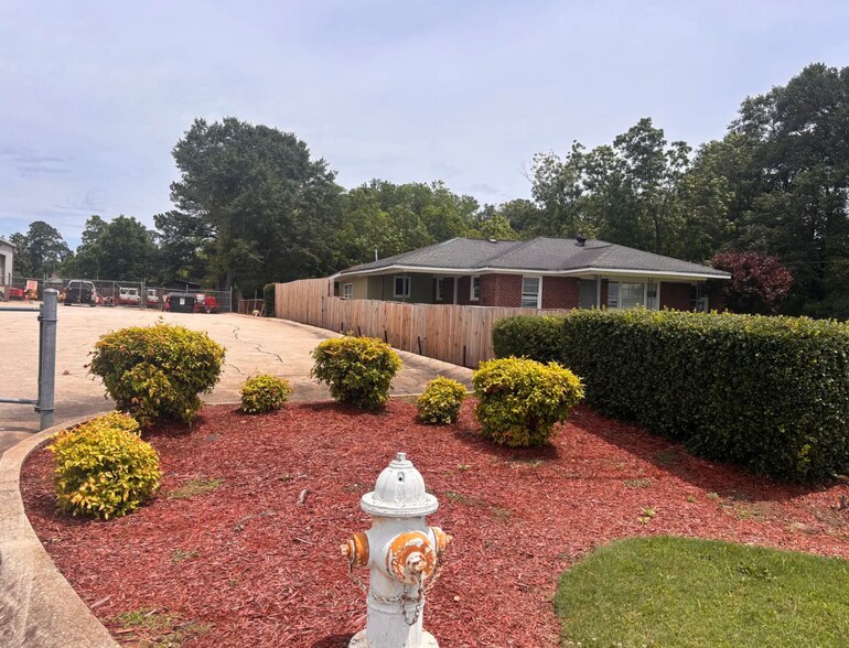 1034 Fairground St SE, Conyers, GA à louer - Photo de l’immeuble – Image 3 sur 12
