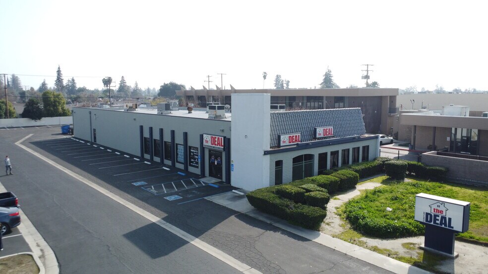 2600 S Mooney Blvd, Visalia, CA à vendre - Photo de l’immeuble – Image 2 sur 6