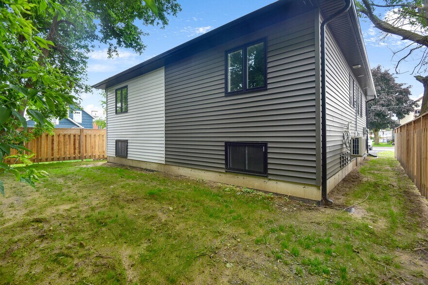 642 West St W, Prescott, ON à vendre - Photo de l’immeuble – Image 3 sur 18