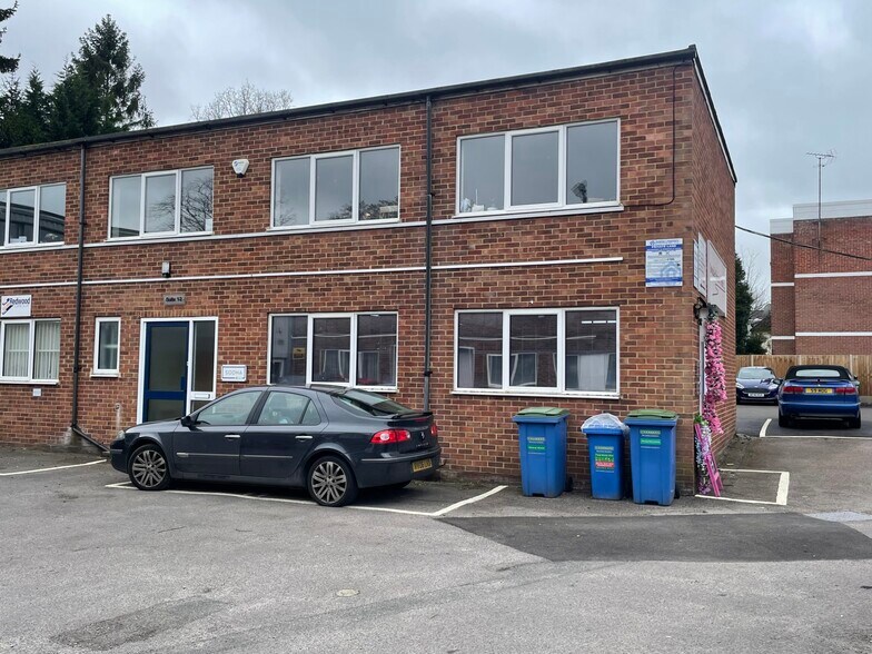 55 Fleet Rd, Fleet à louer - Photo principale – Image 1 sur 4
