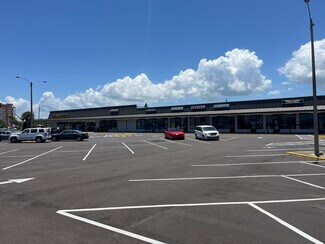 Plus de détails pour 4500 NE Dixie Hwy, Palm Bay, FL - Local commercial à louer