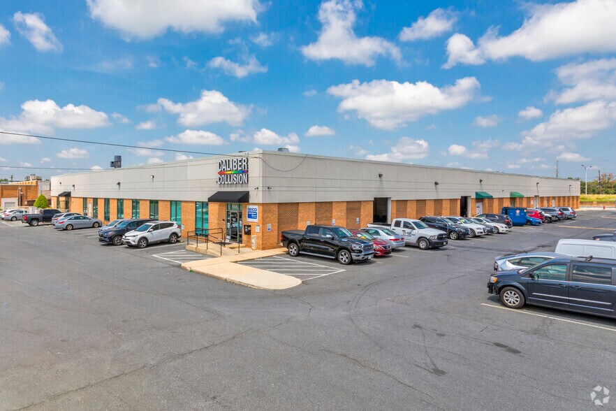 12110-12142 Tech Rd, Silver Spring, MD à louer - Photo de l’immeuble – Image 3 sur 5