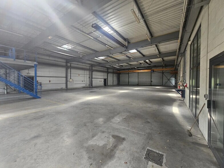 Industriel/Logistique dans Beaucouzé à vendre - Photo de l’immeuble – Image 2 sur 5