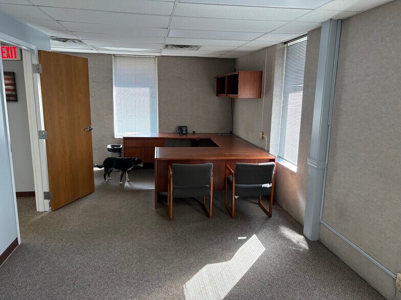 4155 Martindale Rd NE, Canton, OH à louer - Photo de l’immeuble – Image 3 sur 6