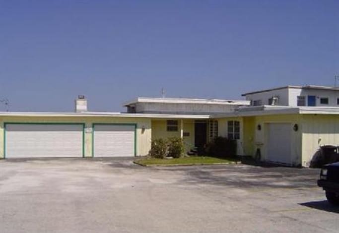 946 Seaway Dr, Fort Pierce, FL à vendre - Photo principale – Image 1 sur 3