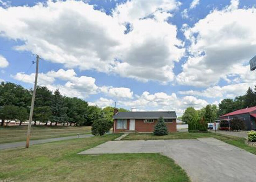 2150 Beechwood Ave, Alliance, OH à vendre - Photo principale – Image 1 sur 1