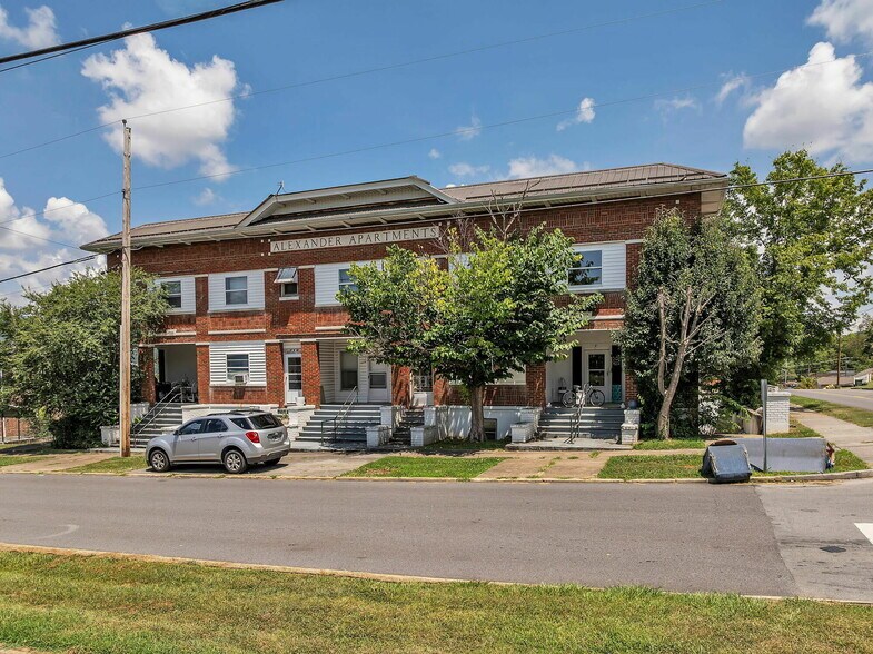 80 Units - Elizabethton, TN portefeuille de 7 biens à vendre sur LoopNet.fr - Photo de l’immeuble – Image 2 sur 15