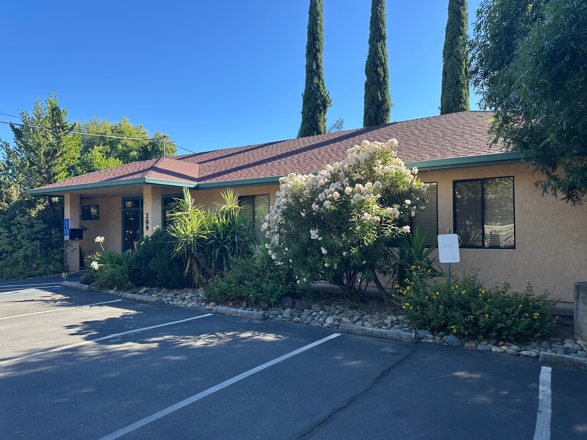 289 Rio Lindo Ave, Chico, CA à louer Photo intérieure– Image 1 sur 11