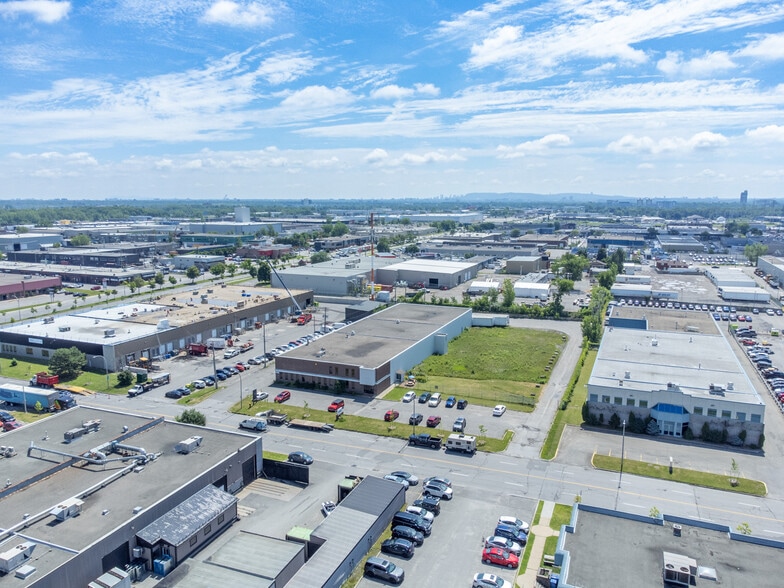 1220 Rue Michelin, Laval, QC à louer - Aérien – Image 3 sur 3