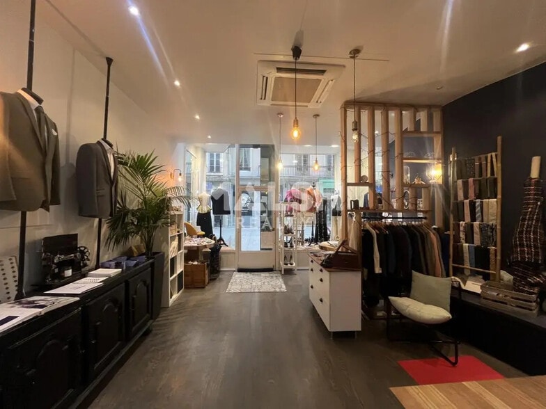Local commercial dans Lyon à louer - Photo de l’immeuble – Image 1 sur 4