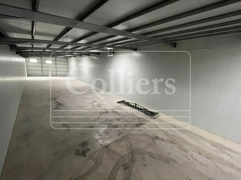 Local d’activités dans Gémenos à louer - Photo intérieure – Image 2 sur 5