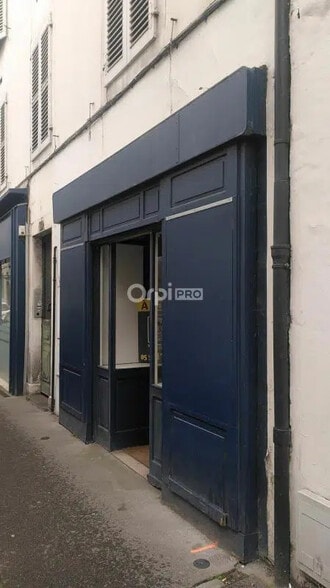 Local commercial dans Pau à louer - Photo de l’immeuble – Image 3 sur 4