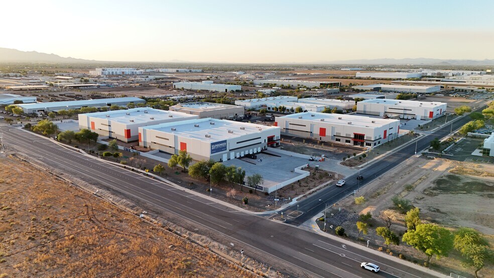 10701 N Solar Canyon Way, Surprise, AZ à vendre - Photo de l’immeuble – Image 2 sur 4