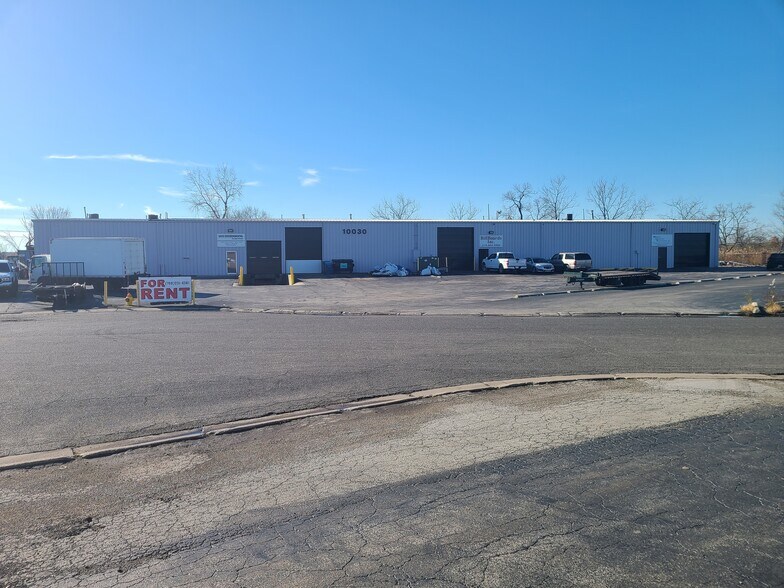 10030 Express Dr, Highland, IN à louer - Photo de l’immeuble – Image 3 sur 10