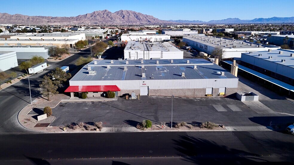4700 Mitchell St, North Las Vegas, NV à vendre - Photo de l’immeuble – Image 1 sur 6
