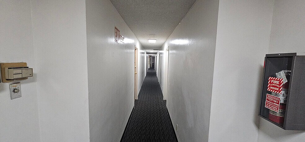 2836 W 8th St, Los Angeles, CA à vendre - Photo de l’immeuble – Image 3 sur 11