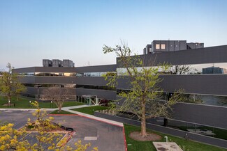 Plus de détails pour 5600 N May Ave, Oklahoma City, OK - Coworking à louer
