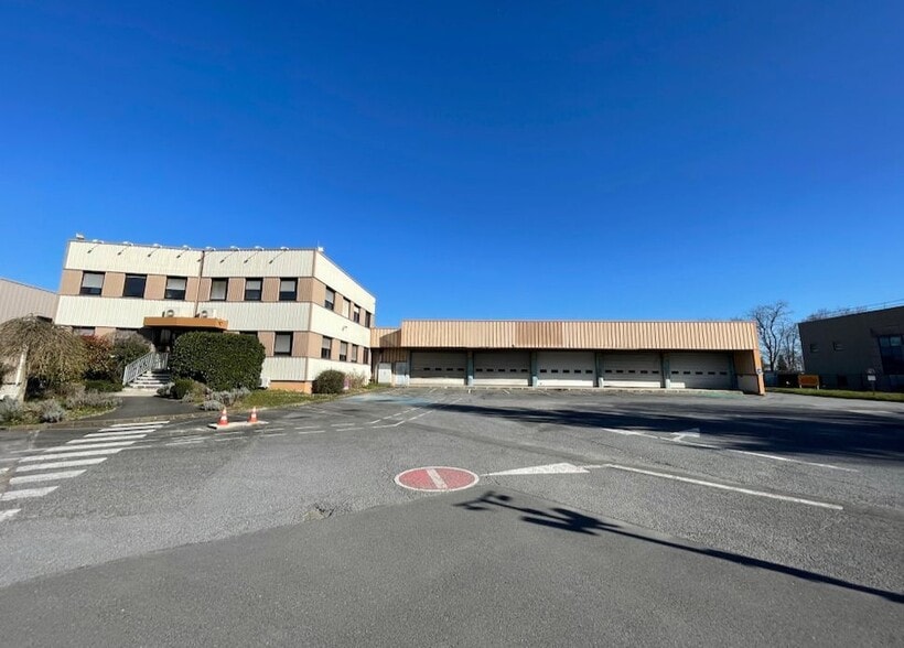 Industriel/Logistique dans Collégien à louer - Photo de l’immeuble – Image 2 sur 8