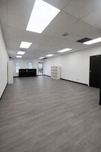 232 N Belle Mead Rd, East Setauket, NY à louer Photo intérieure– Image 1 sur 6