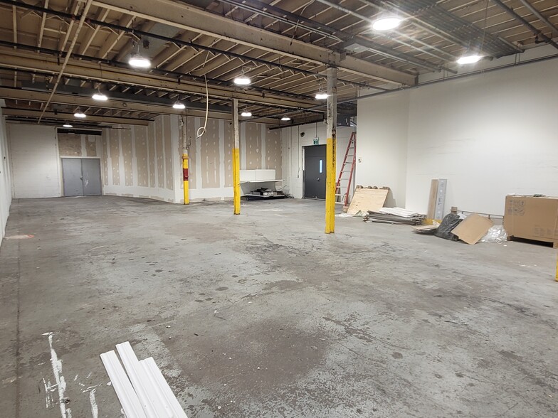 240-248 Simpson Ave S, Clarington, ON à louer - Photo de l’immeuble – Image 2 sur 28