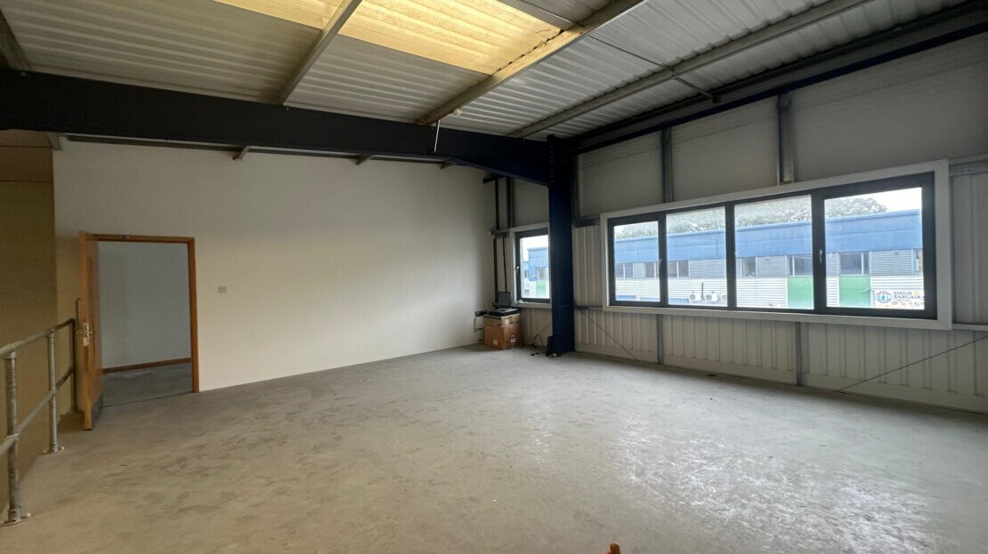 Brent Rd, Southall, MDS UB2 5DQ - Lot 7D -  - Photo intérieure - Image 1 of 3