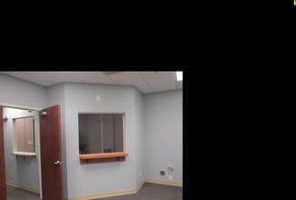 1328 N Lake Park Blvd, Carolina Beach, NC à louer Hall d’entrée– Image 2 sur 5