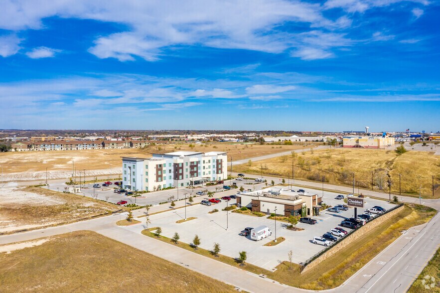 2925 Royalty Ln, Fort Worth, TX à vendre - Photo de l’immeuble – Image 2 sur 4