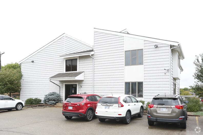 3715 SW 29th St, Topeka, KS à vendre - Photo de l’immeuble – Image 3 sur 4