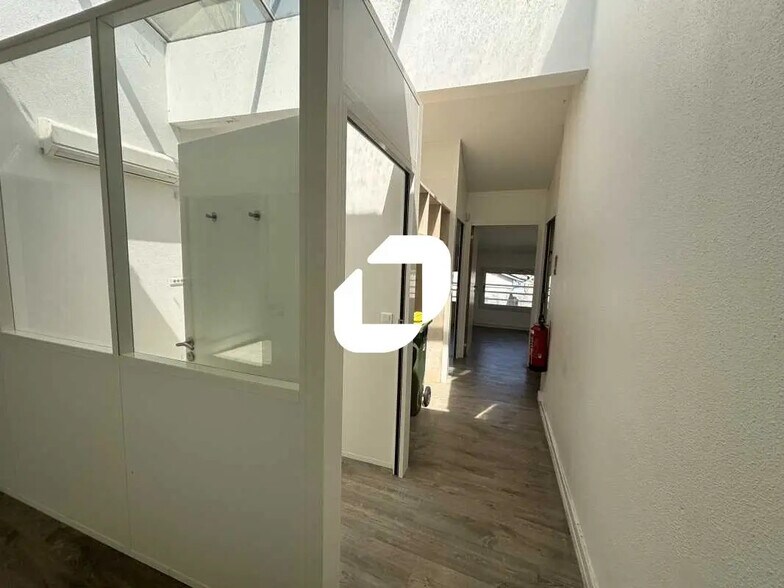 Bureau dans Bordeaux à louer - Photo de l’immeuble – Image 2 sur 9