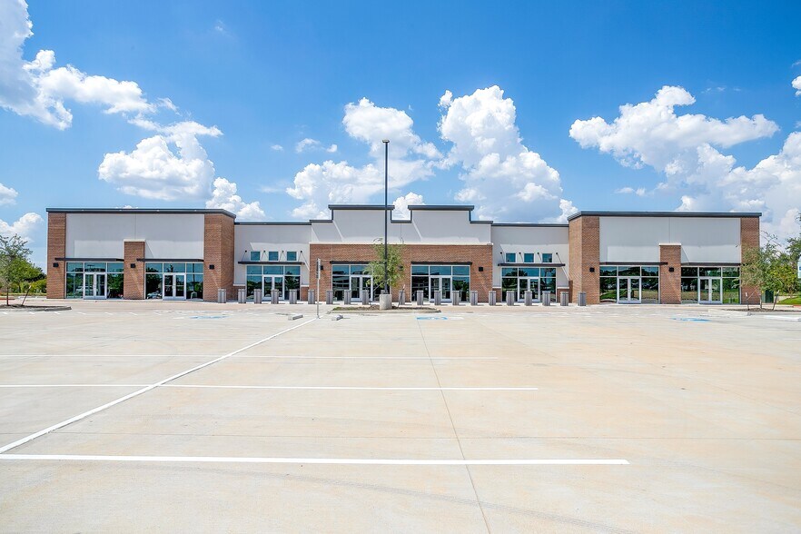 4004 E US Highway 377, Granbury, TX à louer - Photo de l’immeuble – Image 3 sur 19