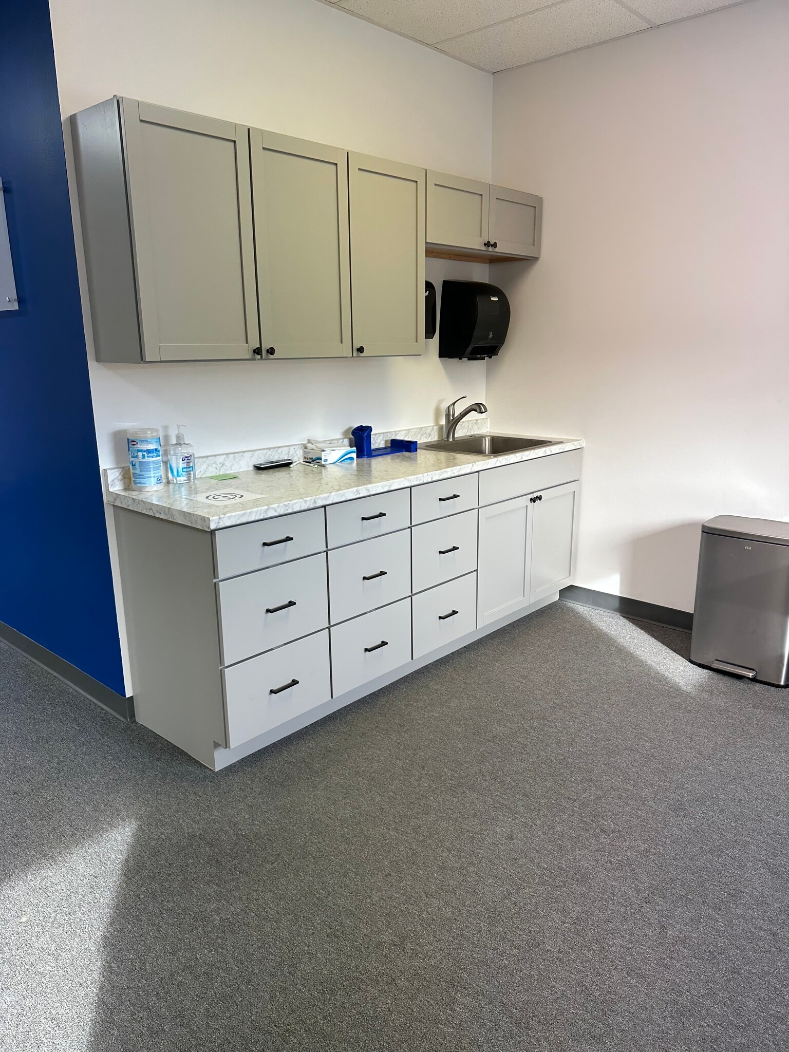 2445 S Industrial Hwy, Ann Arbor, MI à louer Photo intérieure– Image 1 sur 3