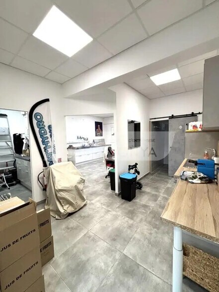Local commercial dans Marseille à vendre - Photo de l’immeuble – Image 3 sur 5