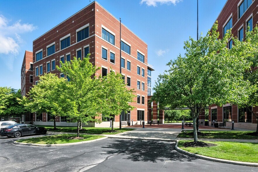 3 Easton Oval, Columbus, OH à louer - Photo de l’immeuble – Image 3 sur 19