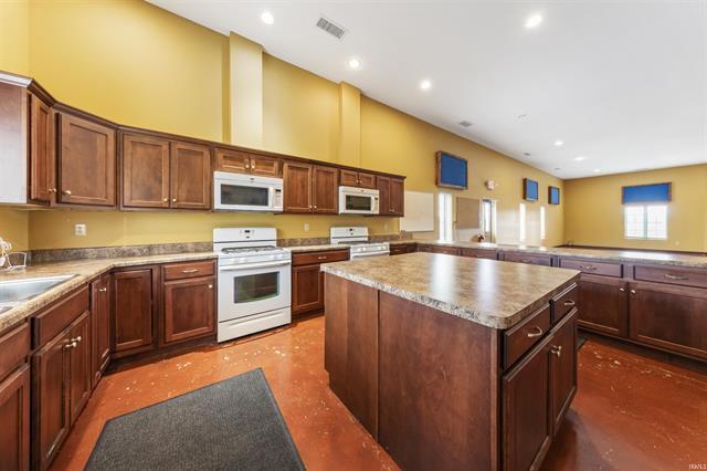 11499 Nobles Chapel Rd, Elberfeld, IN à vendre - Photo de l’immeuble – Image 2 sur 19