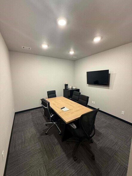 1705 W Walnut St, Paris, AR à louer - Photo de l’immeuble – Image 2 sur 17