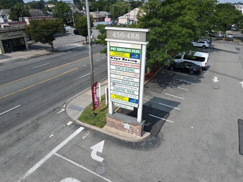 456-488 Hempstead Tpke, West Hempstead, NY à louer - Photo de l’immeuble – Image 2 sur 12
