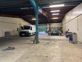 Plus de détails pour Local d'activités à louer