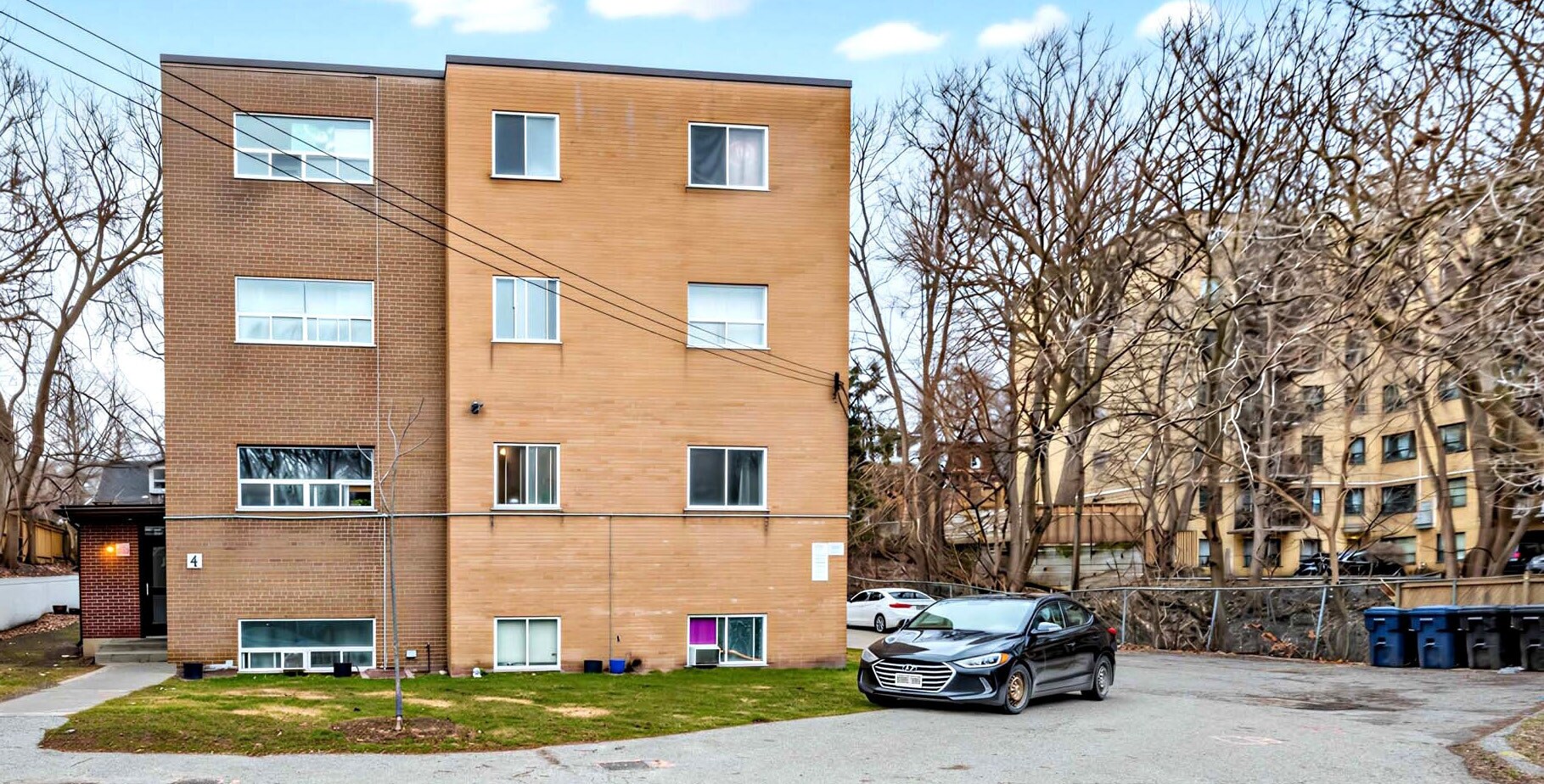 4 Newbold Av, Toronto, ON à vendre Photo de l’immeuble– Image 1 sur 12