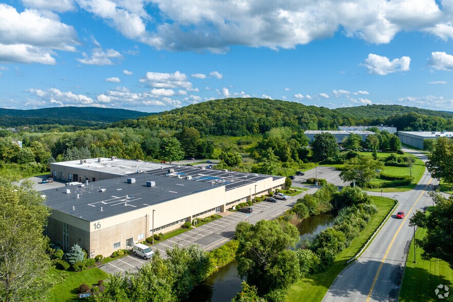 16 Mt. Ebo Rd S, Brewster Village, NY à louer - Aérien – Image 3 sur 11