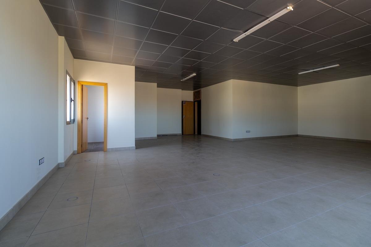Bureau dans El Ejido, Almería à vendre Photo principale– Image 1 sur 20