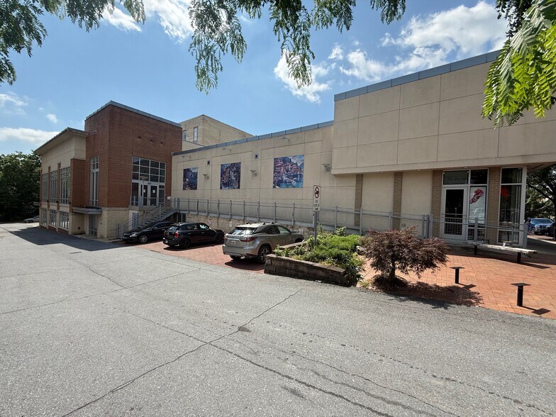 8215 Fenton St, Silver Spring, MD à vendre - Photo de l’immeuble – Image 2 sur 14