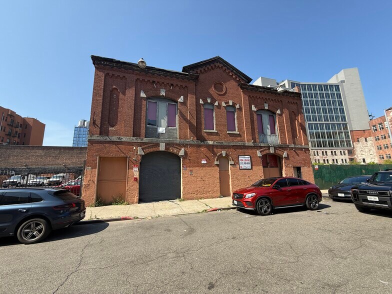 454-458 W 128th St, New York, NY à louer - Photo de l’immeuble – Image 2 sur 5