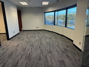 4580 Weaver Pky, Warrenville, IL à louer Photo intérieure– Image 1 sur 14