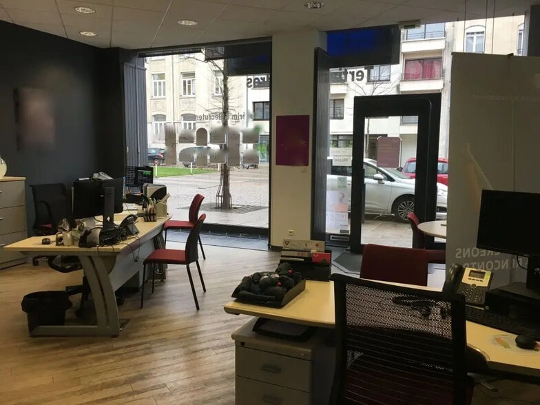 Local commercial dans Reims à louer - Photo de l’immeuble – Image 2 sur 2