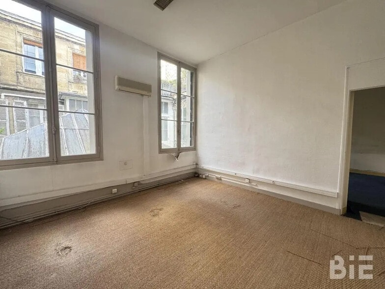 Bureau dans Bordeaux à vendre - Photo de l’immeuble – Image 3 sur 6